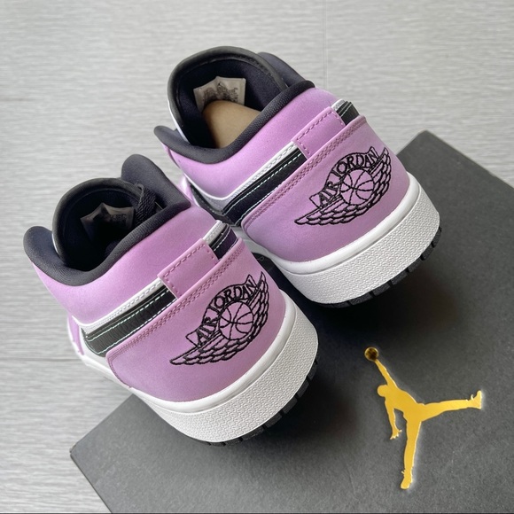 Air Jordan 1 Low 💜Violet Shock White Black - Picture 4 of 4